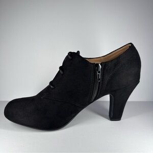 New Journee Collection Womens Leona Black Booties Faux Suede Shoes Size 9US